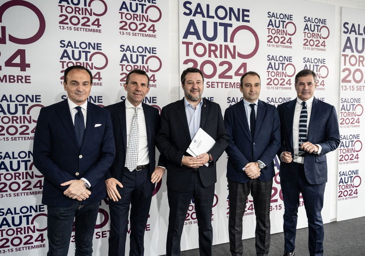 Immagine di Matteo Salvini di nuovo contro lo stop a diesel e benzina