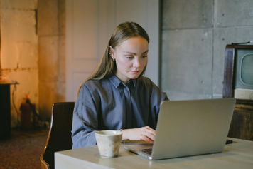 Lavoro ibrido: per datori e dipendenti italiani bastano tre giorni in ufficio per essere felici