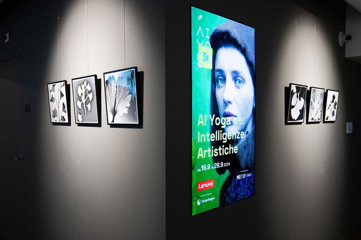 Immagine di Lenovo porta l'IA anche nell'arte, a Milano una mostra che unisce i due mondi