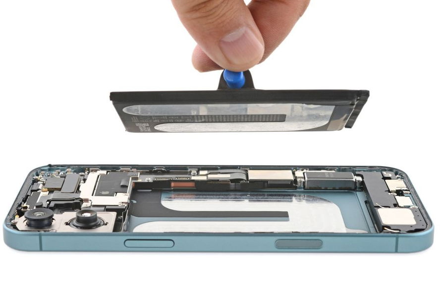 batteria iPhone 16
