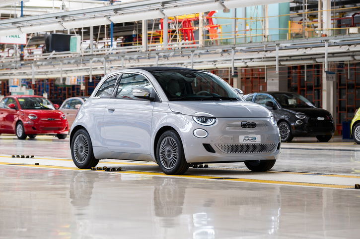 Immagine di Fiat 500 elettrica: ennesimo stop alla produzione