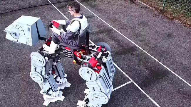 Immagine di Un pazzo costruisce un AT-AT di Star Wars funzionante con la stampante 3D