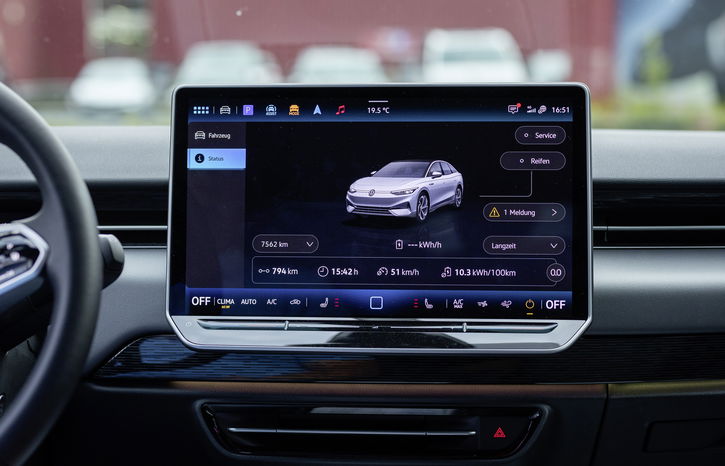 Immagine di Volkswagen lo promette: tornano i pulsanti fisici in auto