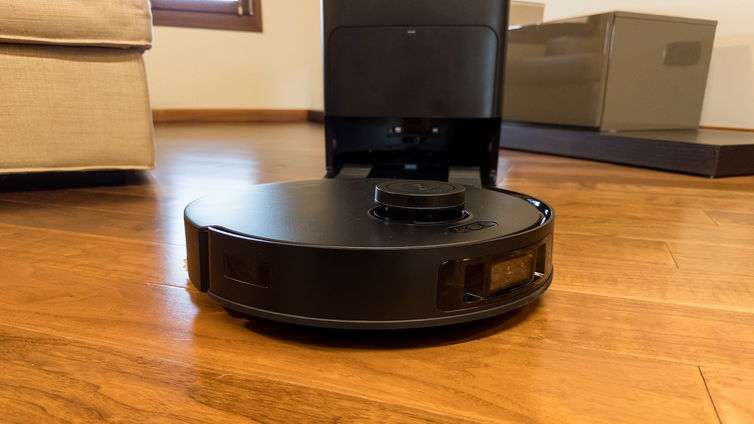 Immagine di Ecovacs Deebot T30S Pro, il robot aspirapolvere che usa l’IA ovunque | Test & Recensione