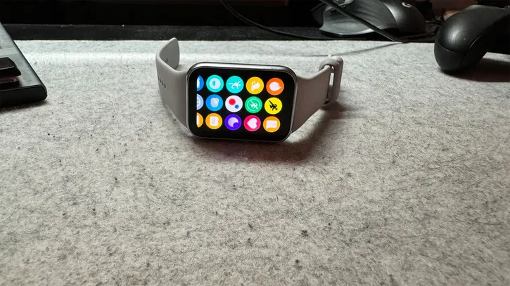 Immagine di Xiaomi sta preparando un rivale tremendamente economico dell'Apple Watch SE