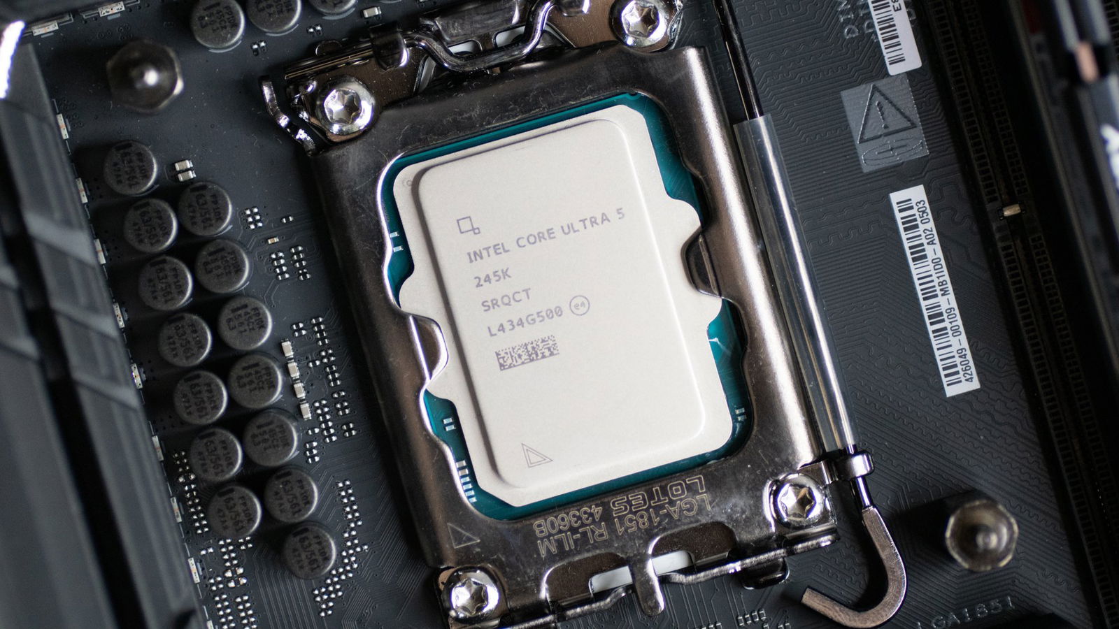 Immagine di Intel Core Ultra 5 245K, nuovo riferimento per la fascia media? | Test & Recensione