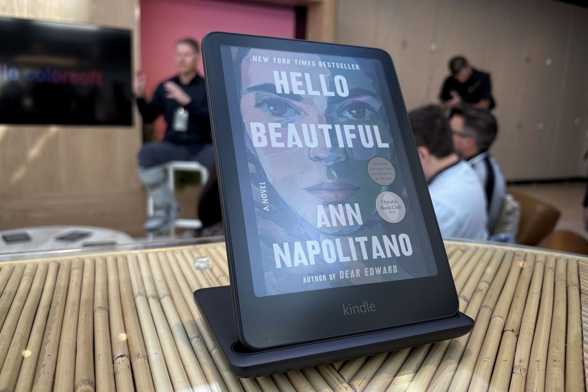 Immagine di Alcuni Kindle Colorsoft sono affetti da un fastidioso problema