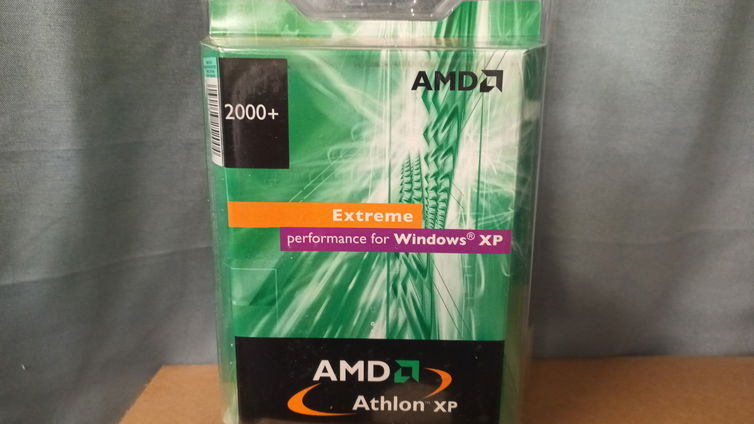 Immagine di Dovrebbe stare in un museo! Questa CPU AMD Athlon XP è sigillata da 22 anni