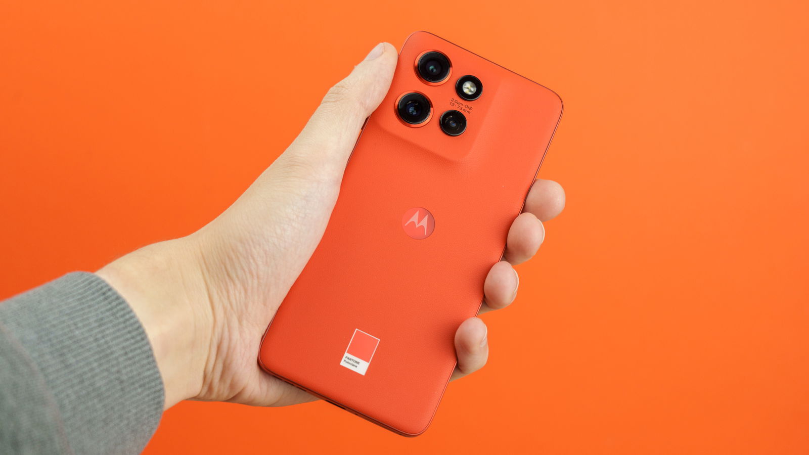 Motorola edge 50 Neo è il compatto da comprare | Recensione