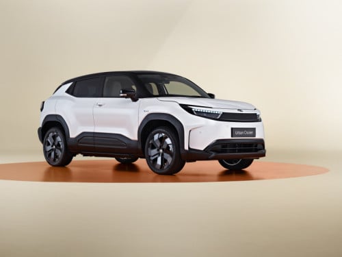 Immagine di Toyota Urban Cruiser: il SUV compatto diventa elettrico