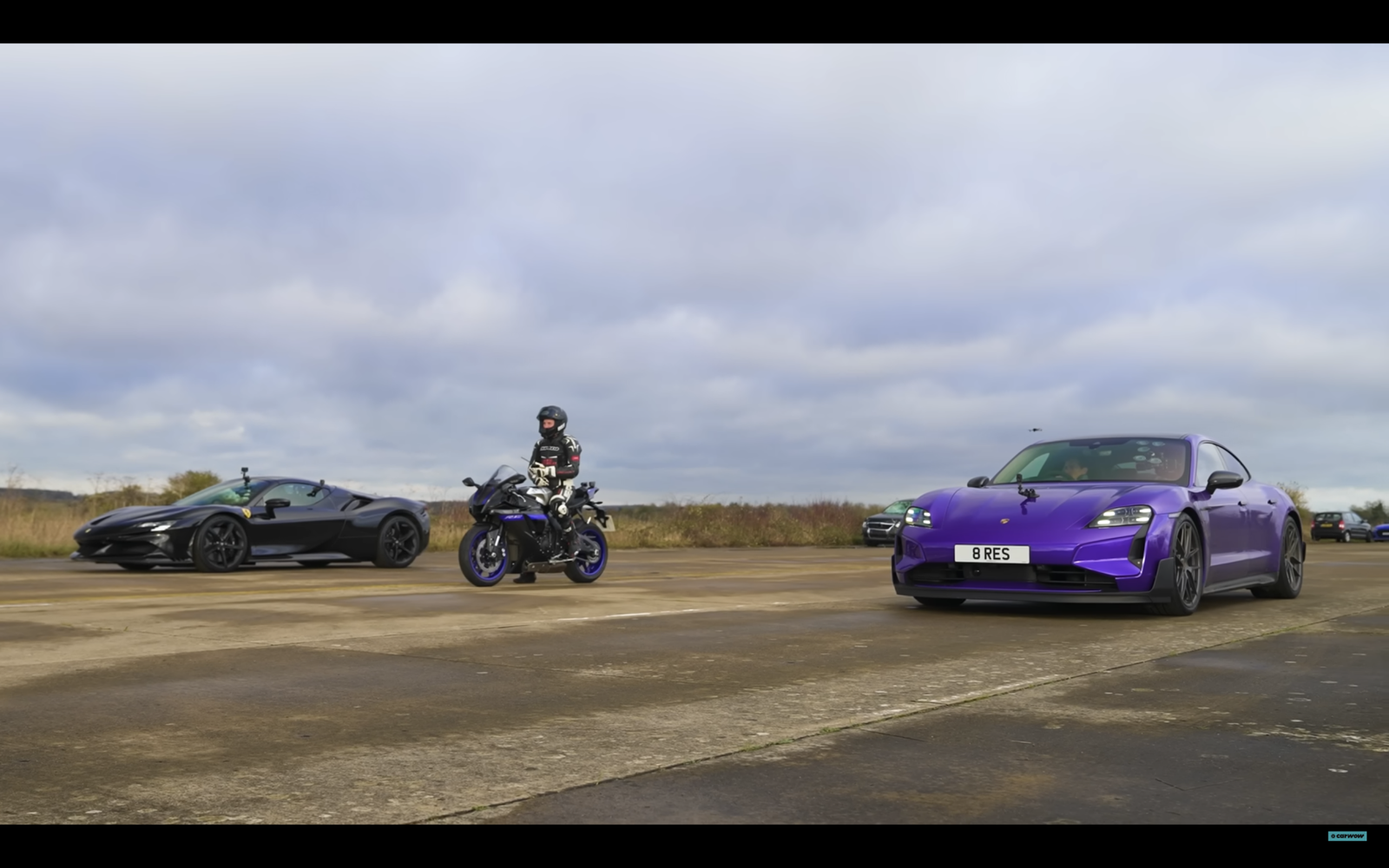 Immagine di [VIDEO] Drag Race: Porsche Taycan Turbo GT VS Ferrari SF90