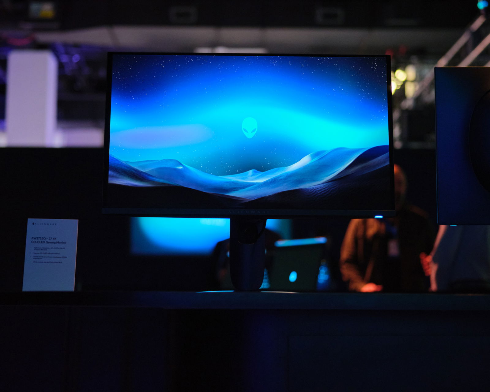 Immagine di Nuovi standard per il gaming con il monitor Alienware 27 4K QD-OLED