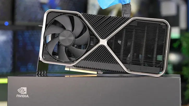 Immagine di Il celebre prototipo della RTX 4090 trovato nella spazzatura è stato testato e smontato