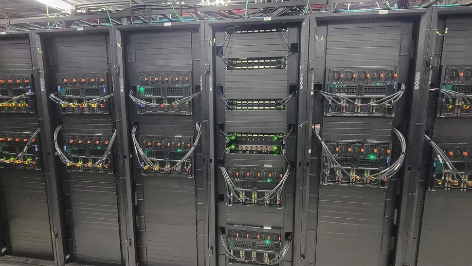 Immagine di Exacluster: il nuovo cluster con 144 GPU NVIDIA H200 da 96 core