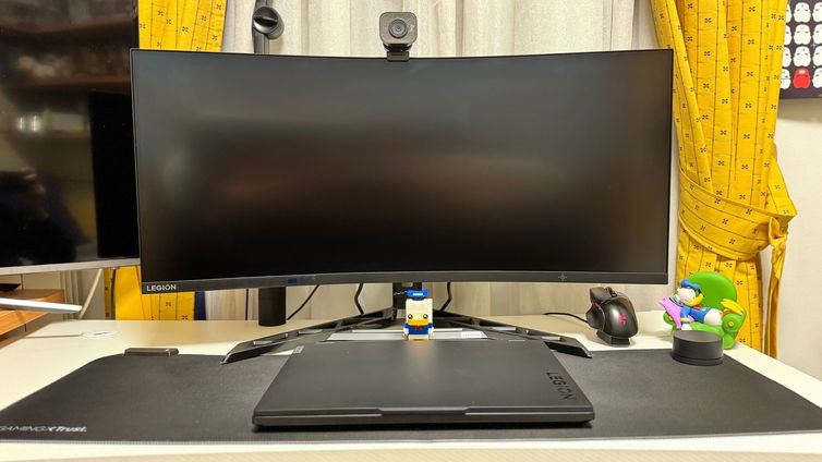 Immagine di Lenovo Legion R34w-30 | Recensione - Un monitor curvo perfetto per il gaming