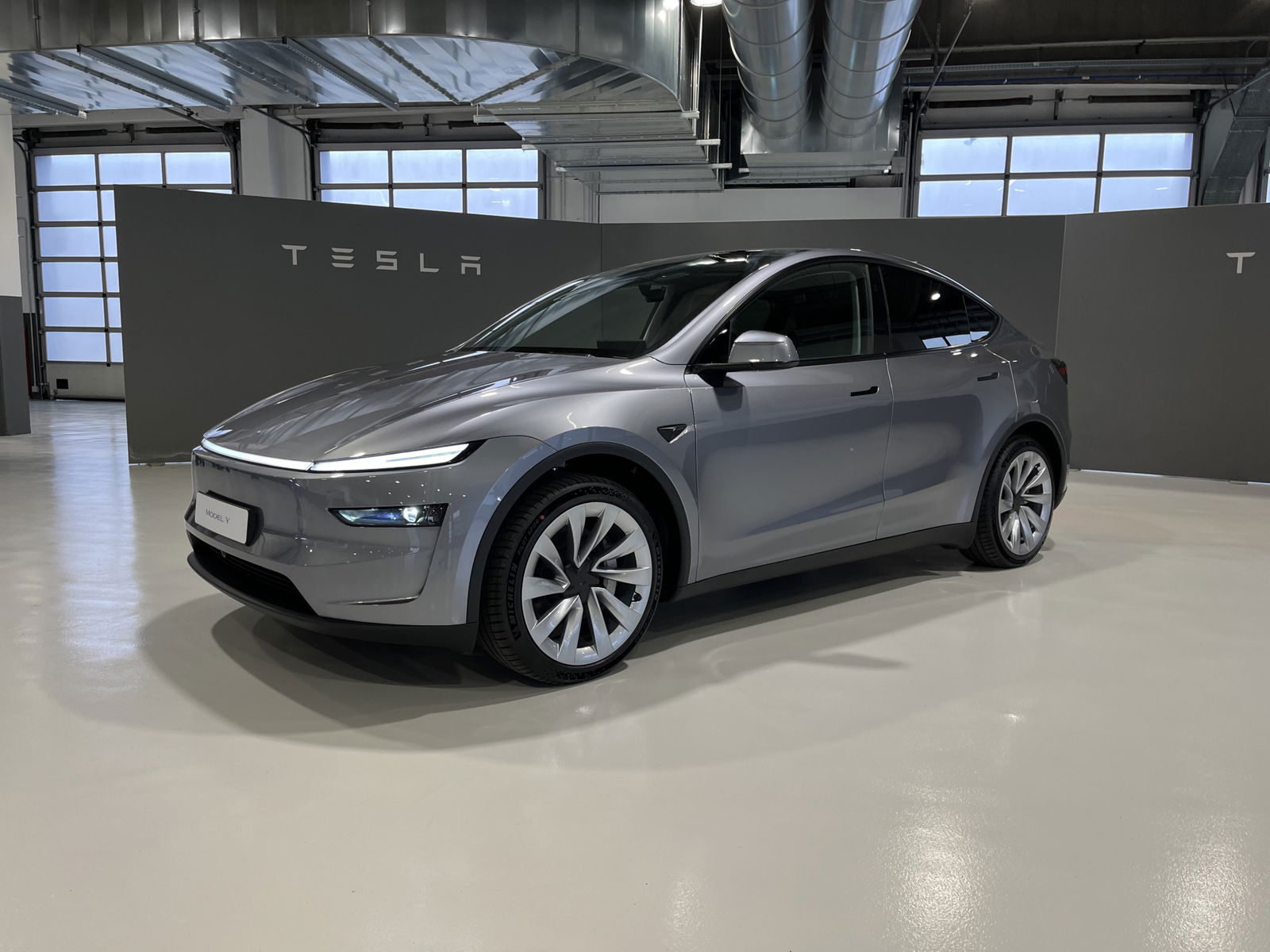 Immagine di Nuova Tesla Model Y 2025: debutto, prezzo, versioni