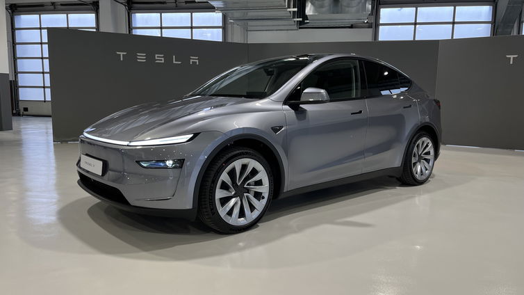 Immagine di Nuova Tesla Model Y 2025: debutto, prezzo, versioni