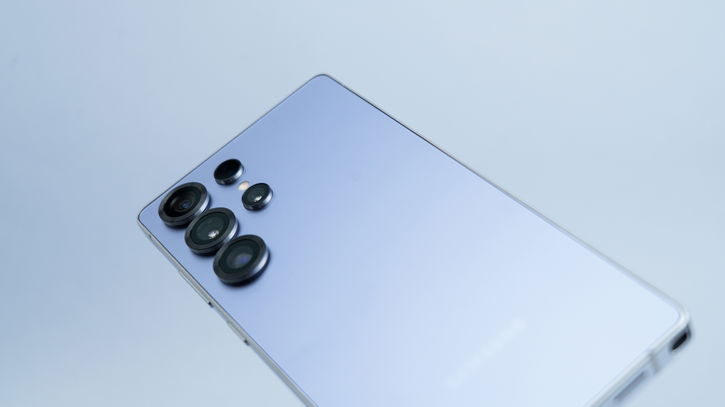Immagine di Samsung non molla, Galaxy S26 avrà un chip a 2nm in Europa (ma non ne sarete contenti)