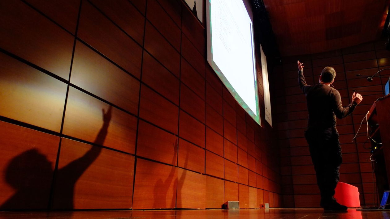 Immagine di Il SOC del passato è morto, la security vira sull'IA