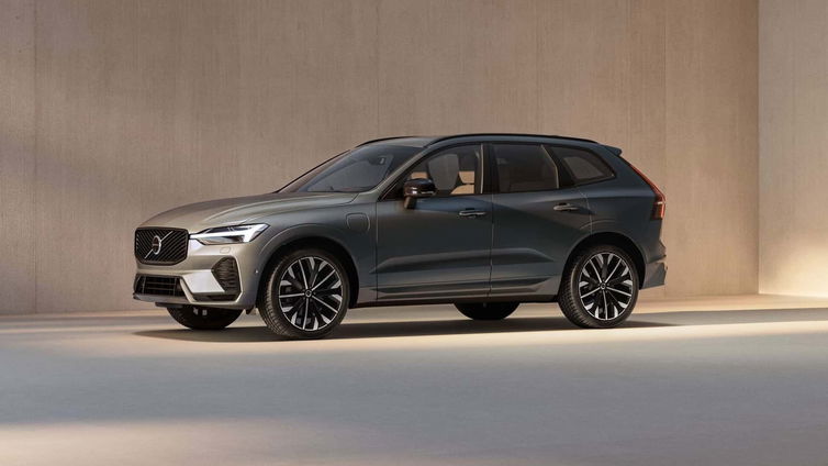 Immagine di Volvo XC60 2025: ecco come cambia con il restyling