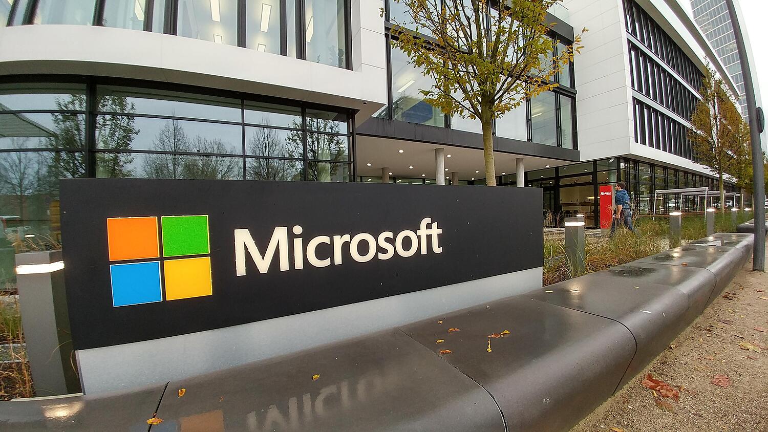 Immagine di Microsoft presenta gli agenti IA che alleggeriranno il lavoro umano