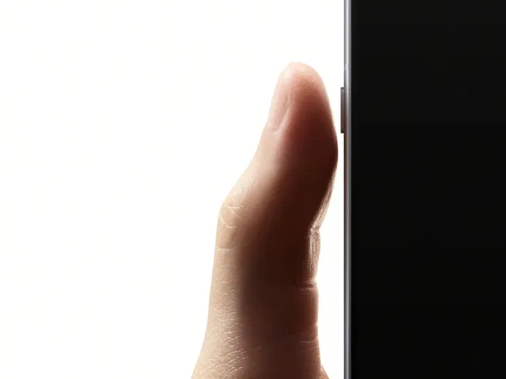 Immagine di OnePlus elimina lo storico Alert Slider per un pulsante AI