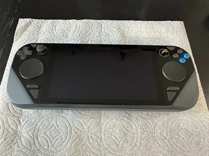 Immagine di Prototipo di Steam Deck in vendita su eBay a quasi 3.000$
