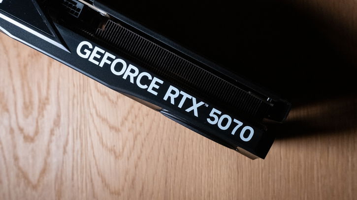 Immagine di RTX 5070 Super: rivelati per errore i veri consumi energetici