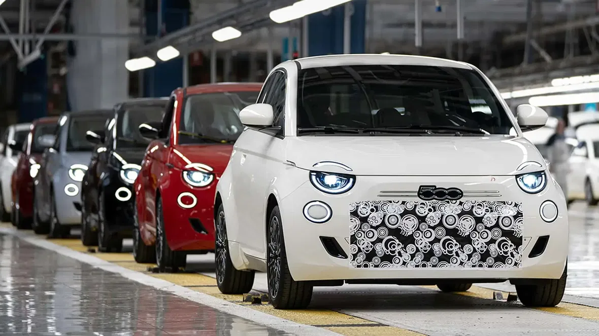 Nuova Fiat 500 ibrida: le prime immagini da Mirafiori