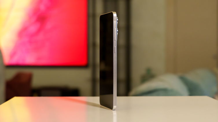 Immagine di Samsung svela la folle ingegneria dietro il Galaxy S25 Edge
