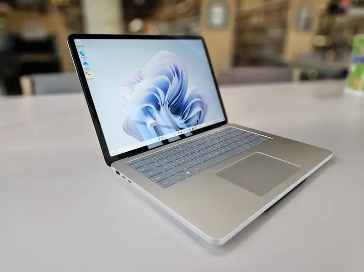 Immagine di Surface Laptop Studio 2: la fine di una linea innovativa