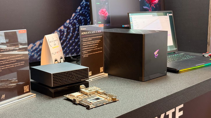 Immagine di Gigabyte crea una scheda PCIE per aumentare la RAM (e non solo) al COMPUTEX