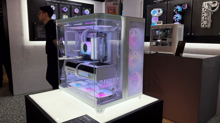 Immagine di CORSAIR alza l'asticella con i nuovi case: ce n'è per tutti i gusti