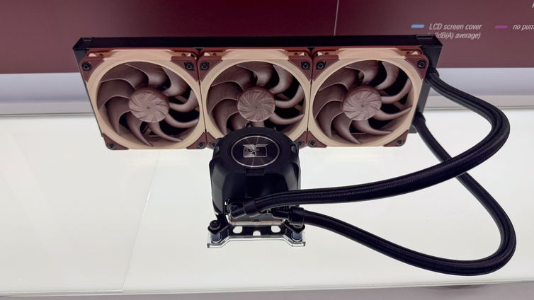 Immagine di Noctua collabora con Asetek per una linea di prodotti a liquido AIO