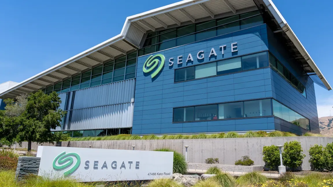 Seagate avverte sulla crisi di carbonio generata dalle IA
