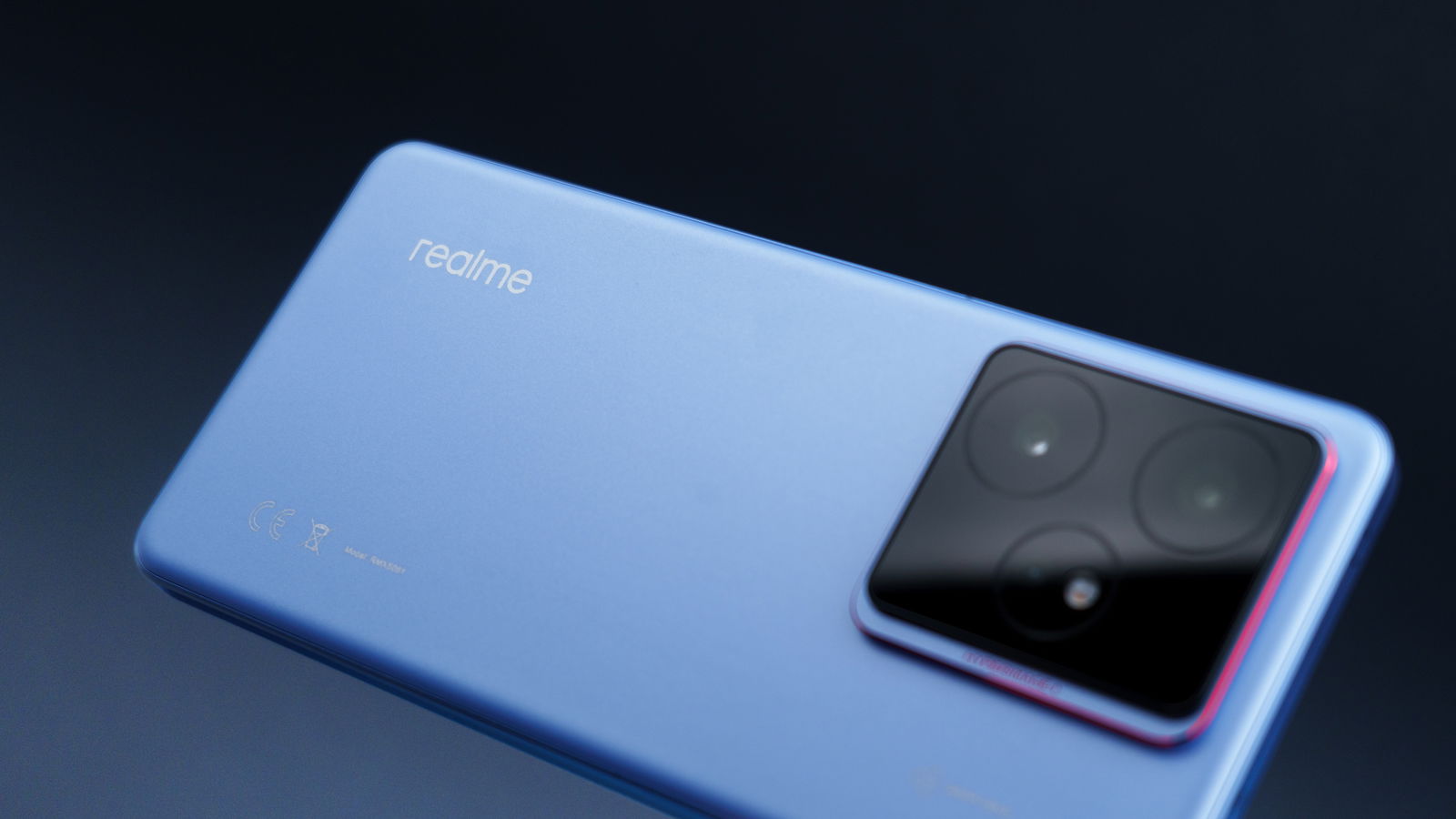 Immagine di realme GT 7, "flagship killer" con batteria da Guinness World Record! | Recensione