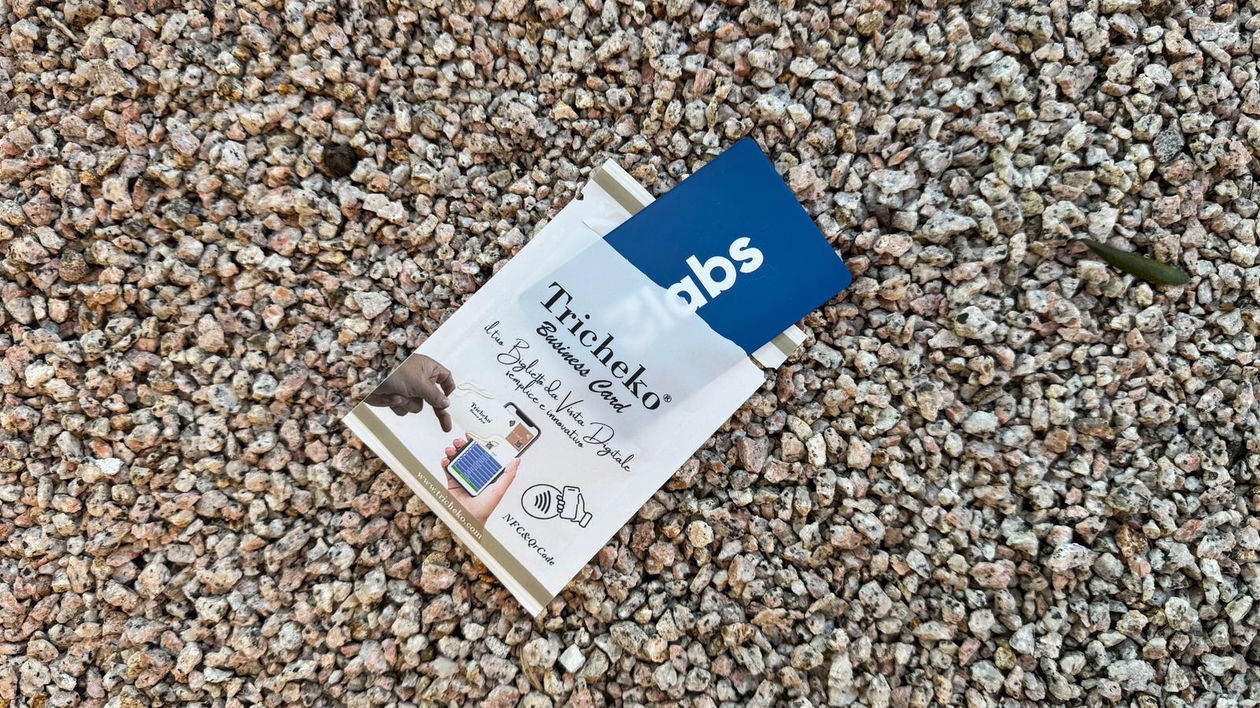 Immagine di Addio carta: il biglietto da visita ora è smart e usa l'NFC