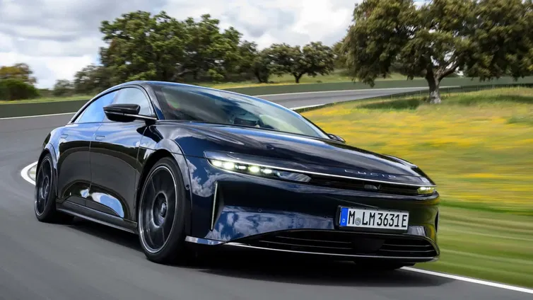 Immagine di La hyper-berlina elettrica da 250.000€ arriva in Europa