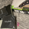 Compra una RTX 5090 ma ci trova dentro tre zaini