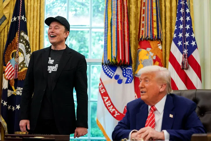 Immagine di Trump avverte Tesla: auto e componenti devono essere Made in USA
