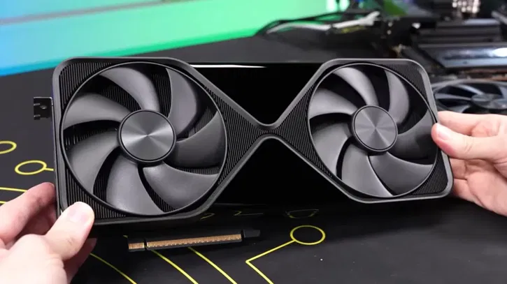 Immagine di RTX Pro 6000: la regina del gaming dal prezzo impossibile