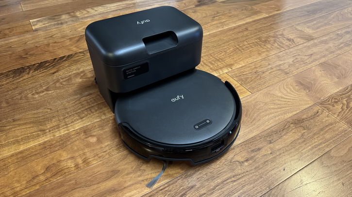 Immagine di Eufy C10, il robot aspirapolvere per chi vuole spendere poco | Test & Recensione