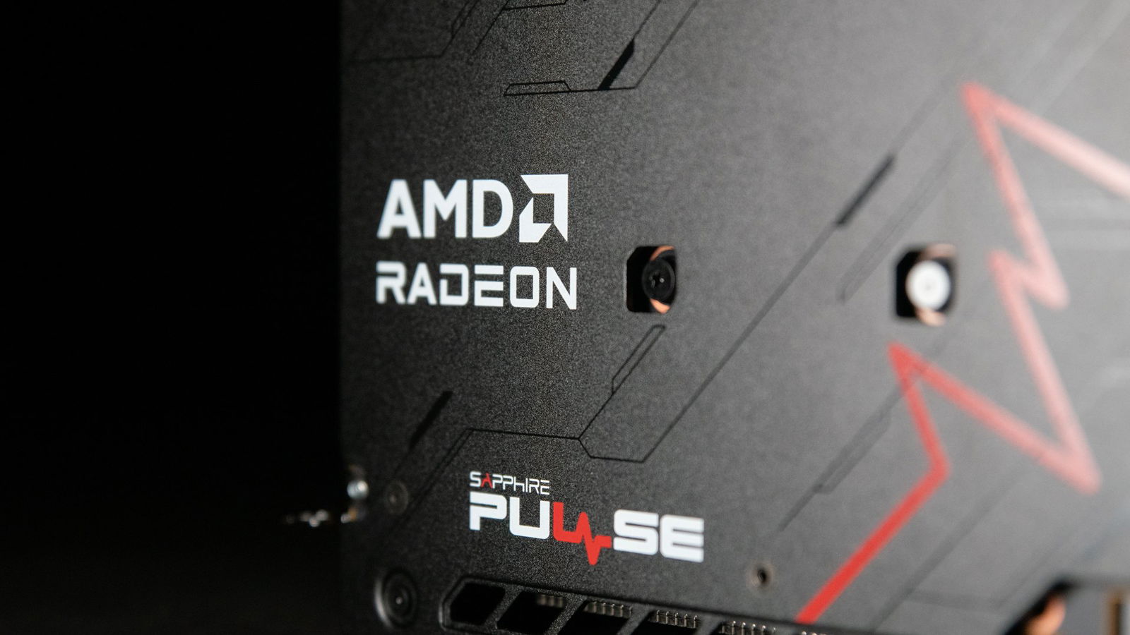 Immagine di AMD Radeon RX 9060 XT 16GB, la migliore sotto i 400 euro | Test & Recensione