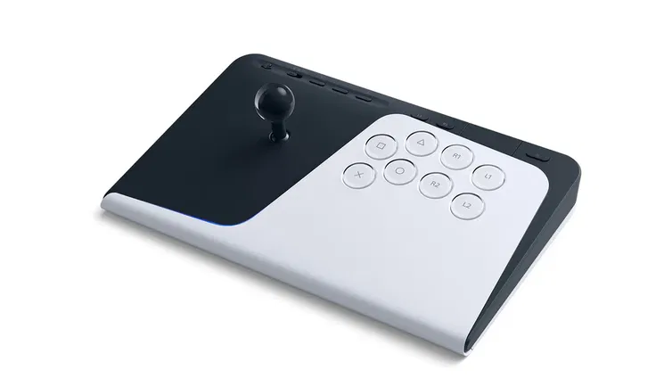 Immagine di Ami i picchiaduro? Ecco il primo arcade stick prodotto da Sony