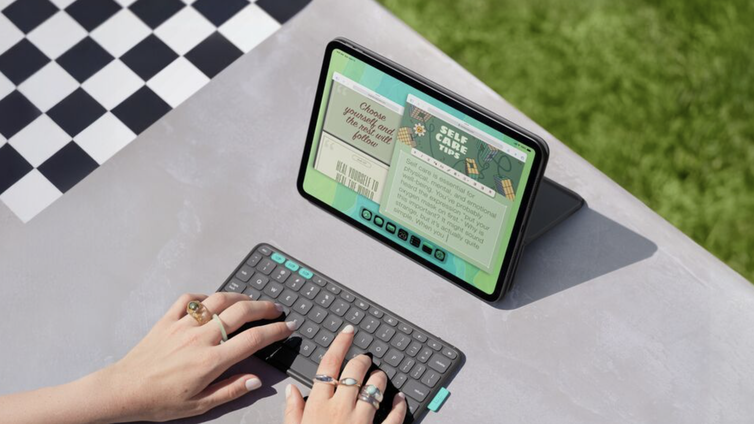 Immagine di Logitech Flip Folio, la nuova custodia con tastiera per iPad fuori dagli schemi