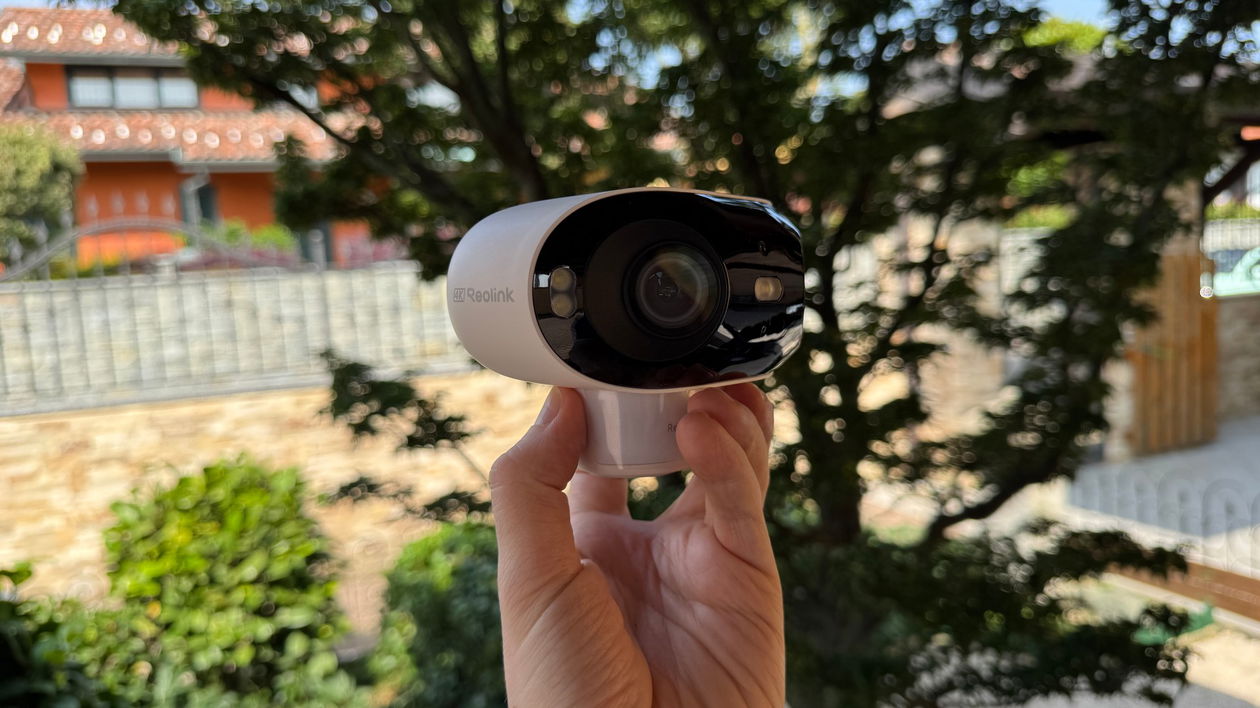Immagine di Reolink Argus 4 Pro, la videocamera di sicurezza che vede a 180° | Test & Recensione