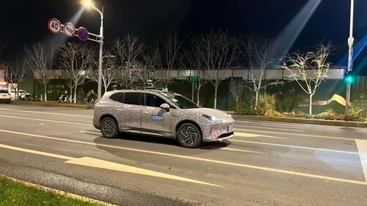 Immagine di Huawei lancia l'auto elettrica economica per giovani