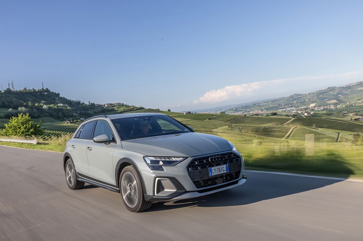 Immagine di Audi A3 Allstreet: vestito da SUV ma consumi da utilitaria