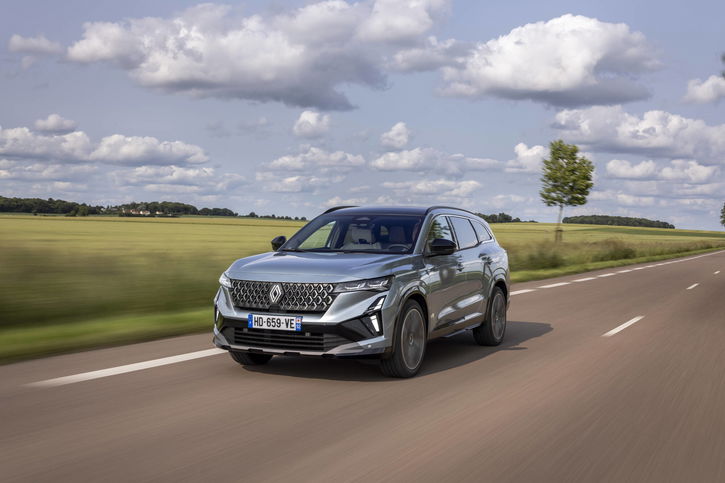 Immagine di Renault Espace: più bella e tech ma con consumi bassissimi