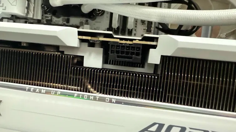 Immagine di Nessuna GPU NVIDIA sembra al sicuro dai connettori che si sciolgono